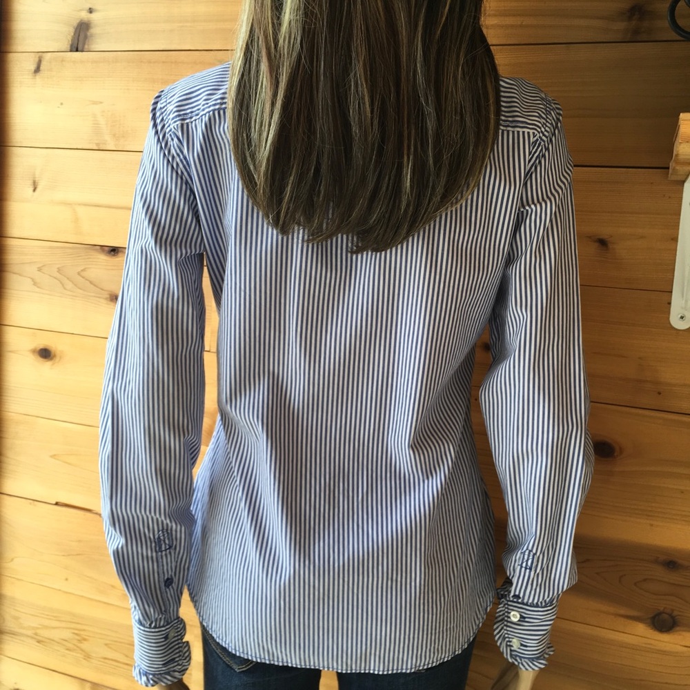 NWOT SHIRTTAIL HEM PINSTRIPE BLOUSE - Picture 6 of 7